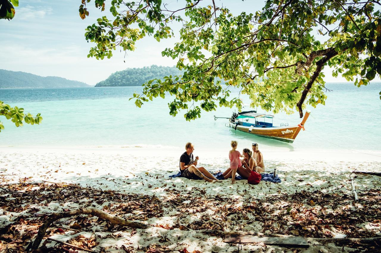 Hotel Adang Island